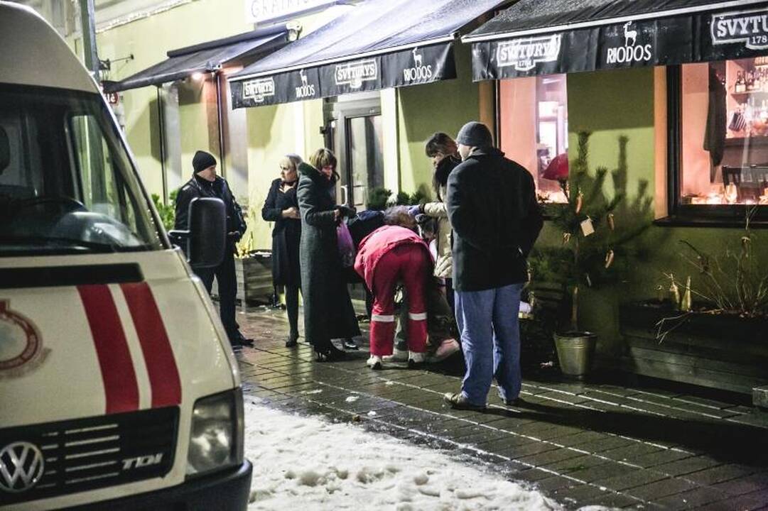 Naujametė naktis ir policijai, ir medikams buvo itin intensyvi