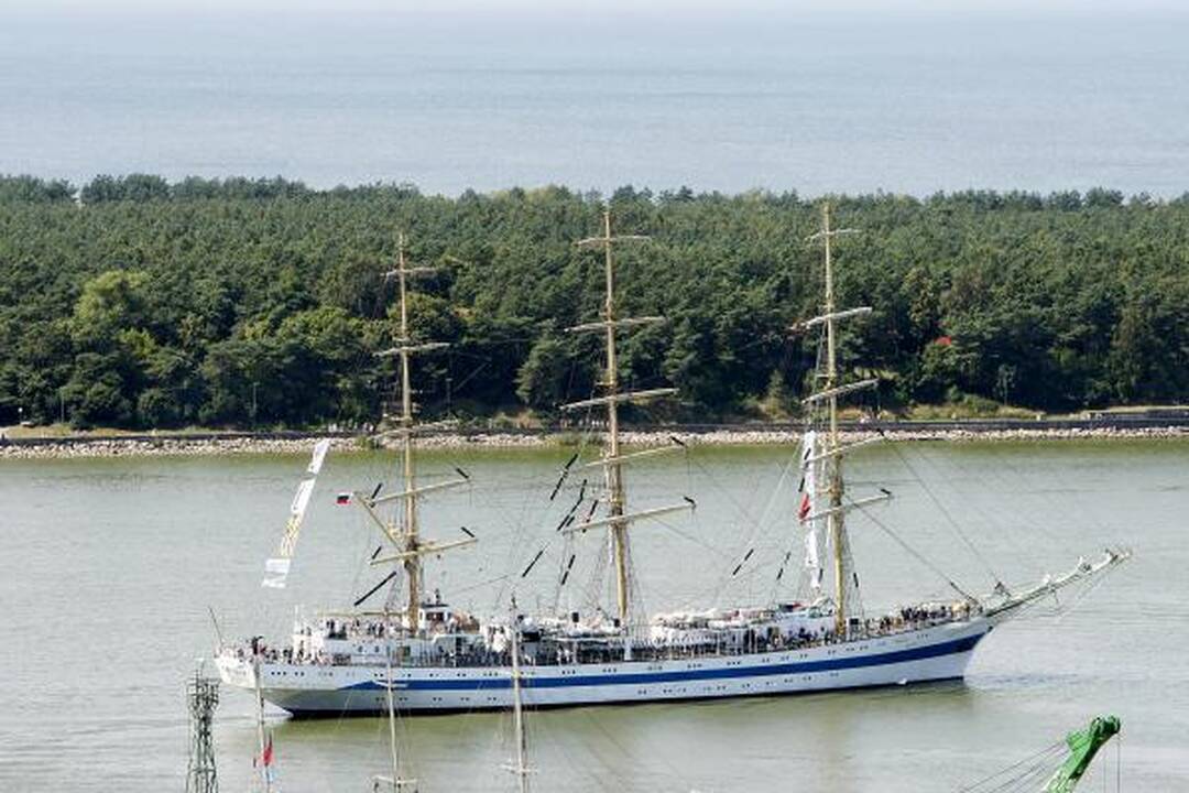 Klaipėda išlydėjo burlaivius (papildyta)