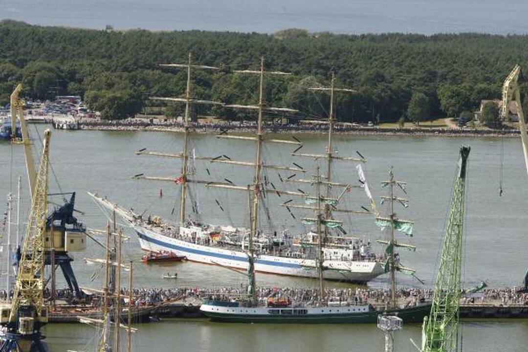 Klaipėda išlydėjo burlaivius (papildyta)