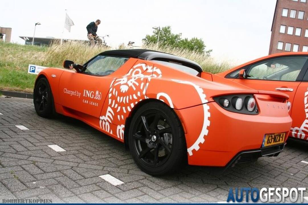 Nauja superautomobilių tendencija – tik matiniai atspalviai