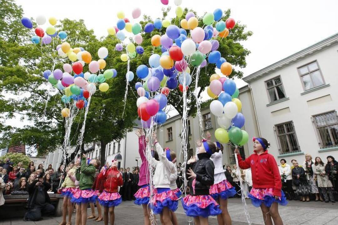 Ketvirtadienį moksleiviams nuaidės paskutinis skambutis