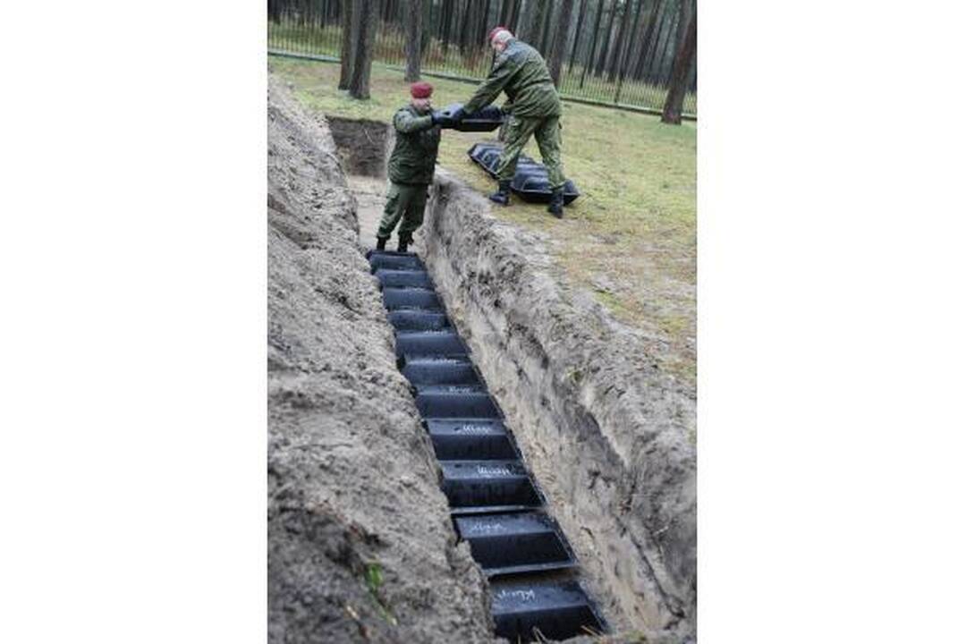 Vokiečių karių kapinėse perlaidoti karių palaikai 