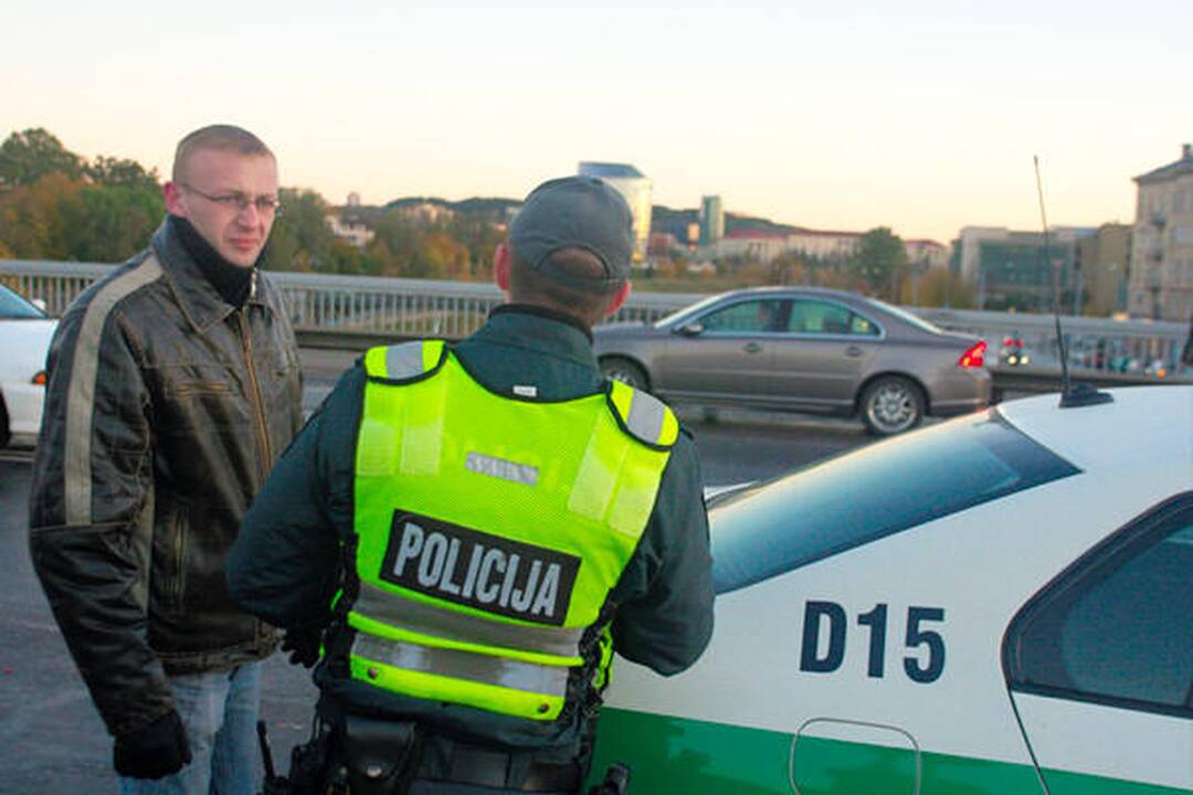 Vilniaus gatvėse dėl plikledžio fiksuotos 43 avarijos (dar papildyta)