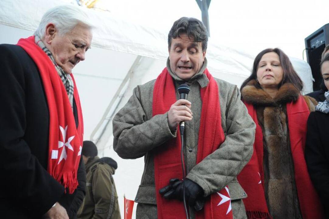 V. Adamkus: turime nepamiršti vienišų žmonių 