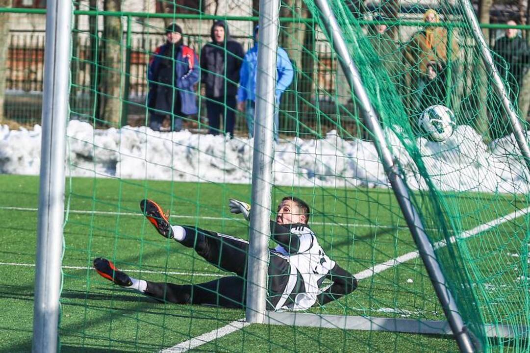 Futbolo lygos startas Kaune: čempionai įveikė „Dainavą“