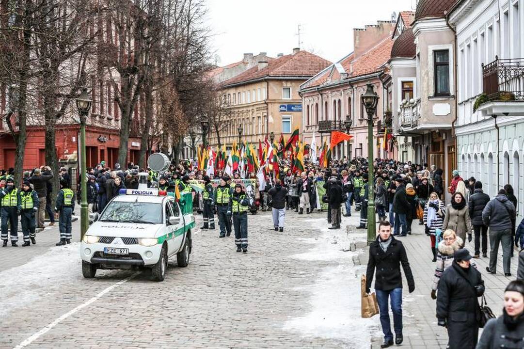 Provokacija nepavyko: tautininkų eitynės baigėsi sugiedojus himną