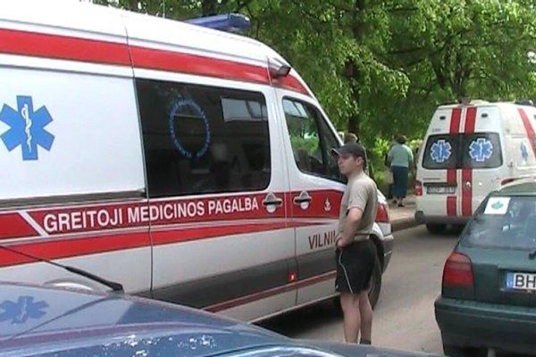 Laisvės atėmimo vengiantis vyras spruko per langą