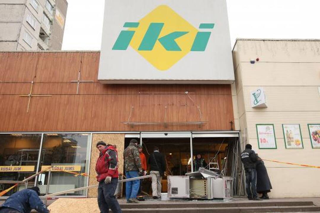 Policija nustatė naktį Kaune bankomatą susprogdinusius įtariamuosius (papildyta)