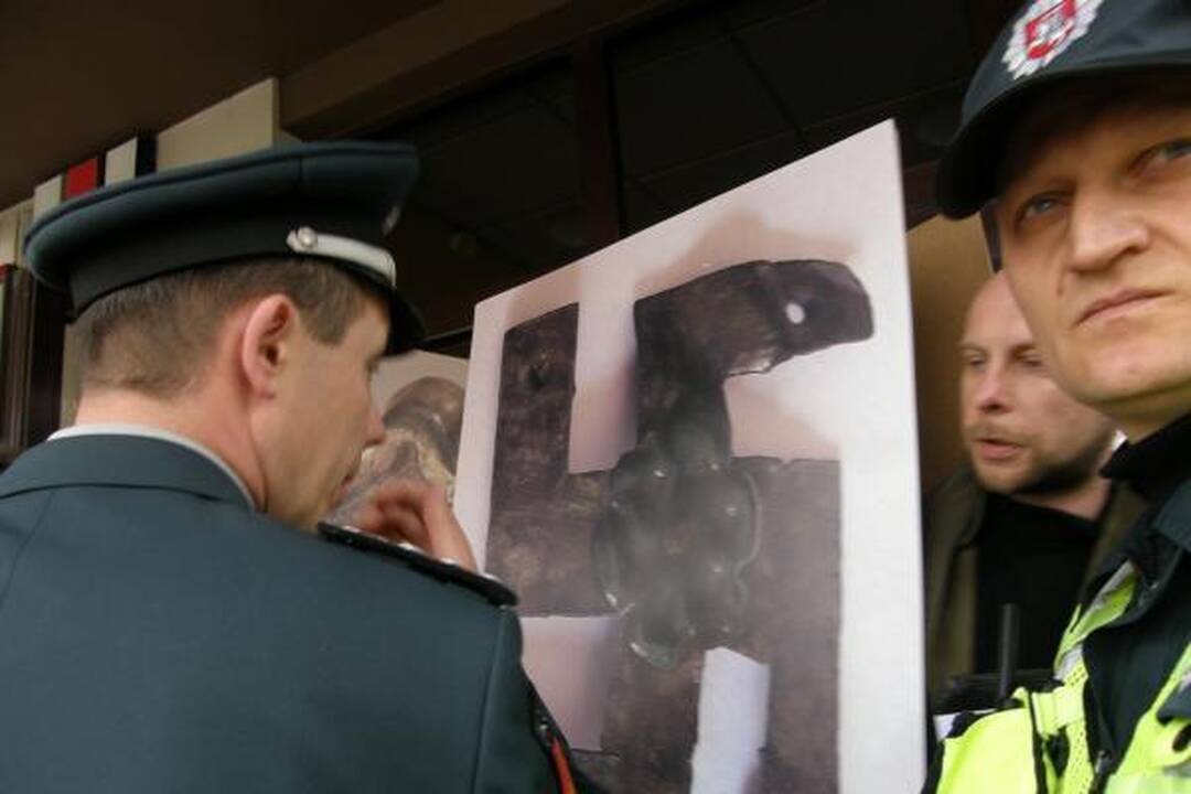 Klaipėdoje - antras konfliktas dėl senovinių svastikų