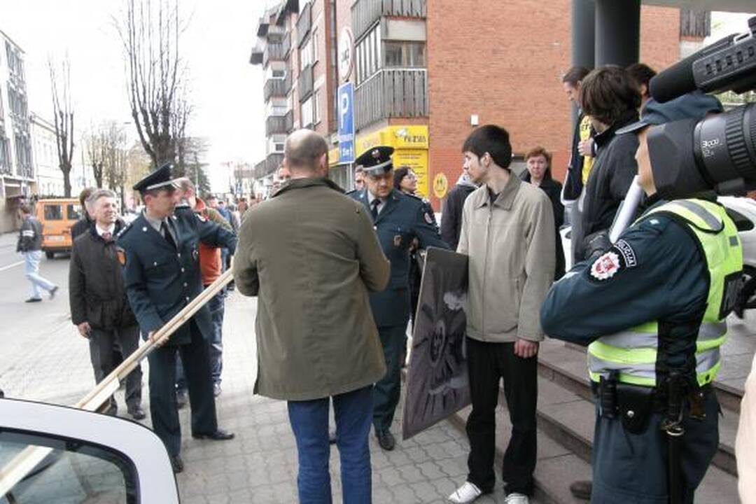 Klaipėdoje - antras konfliktas dėl senovinių svastikų