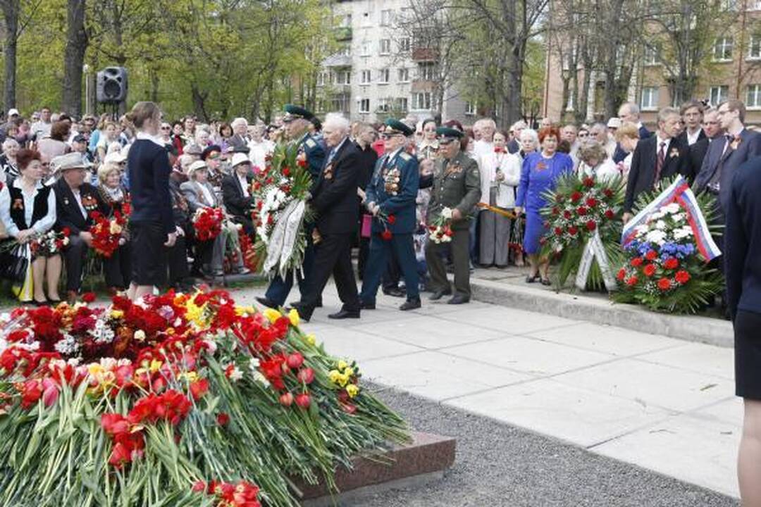 Pergalės diena Klaipėdoje: gėlės ir padėkos veteranams