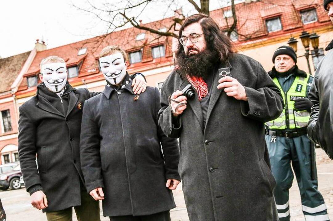 Provokacija nepavyko: tautininkų eitynės baigėsi sugiedojus himną