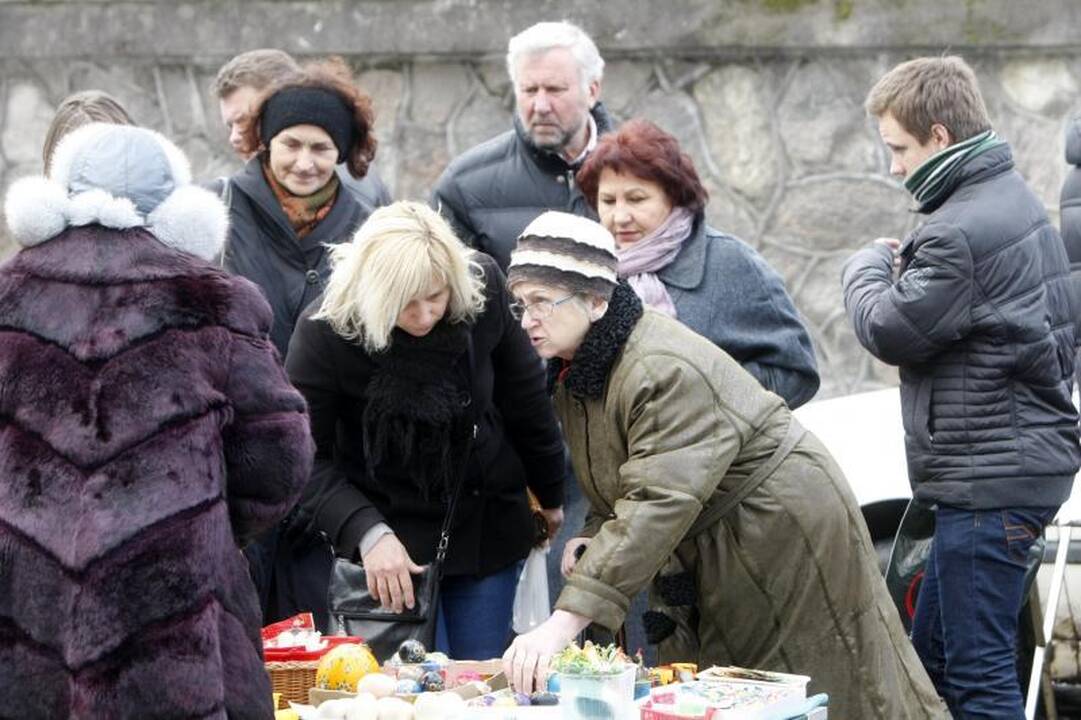 Klaipėdiečiai pirmąją šv. Velykų dieną užtvindė bažnyčias