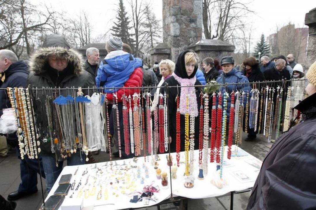 Klaipėdiečiai pirmąją šv. Velykų dieną užtvindė bažnyčias