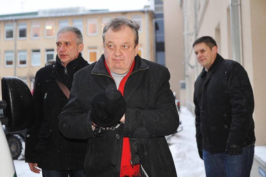 Mėnesiui suimtas K.Kriščiūnas šypsojosi: jaučiuosi puikiai