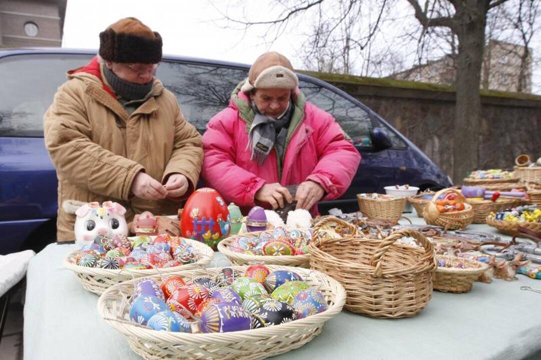 Klaipėdiečiai pirmąją šv. Velykų dieną užtvindė bažnyčias