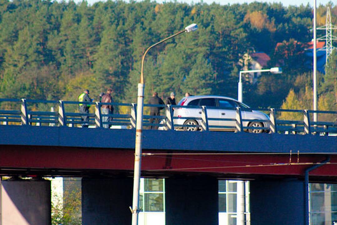 Vilniaus gatvėse dėl plikledžio fiksuotos 43 avarijos (dar papildyta)