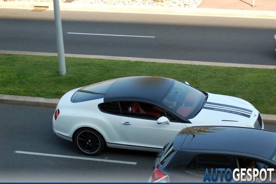 Nauja superautomobilių tendencija – tik matiniai atspalviai