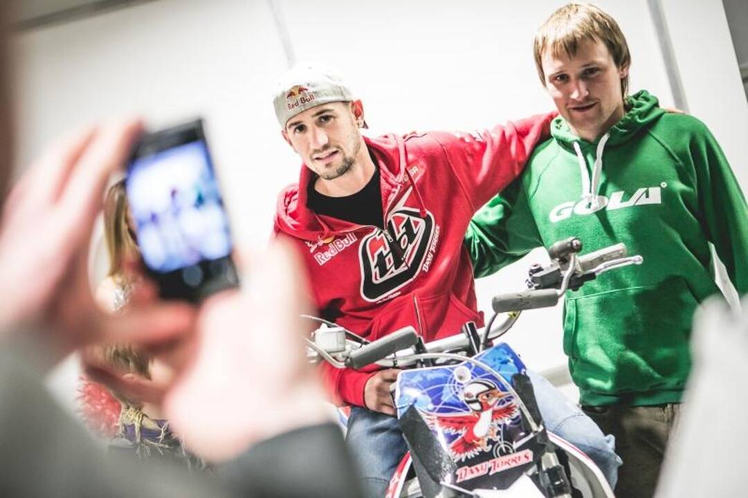 „Žalgirio“ arenoje – įspūdingi motociklininkų šuoliai 