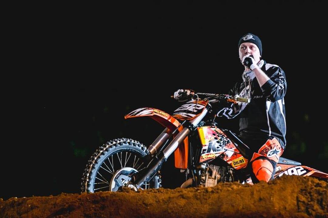 „Žalgirio“ arenoje – įspūdingi motociklininkų šuoliai 