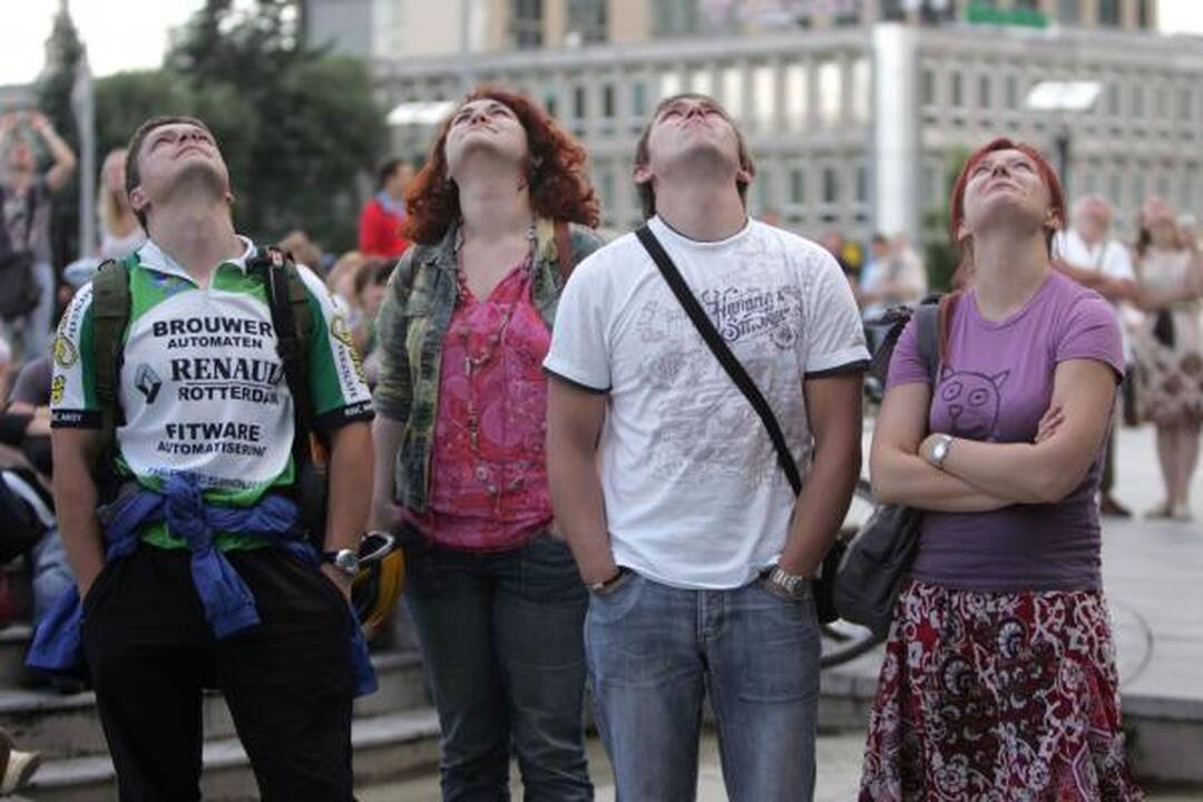 Ekstremalai šoko su virve iš 125 m aukščio