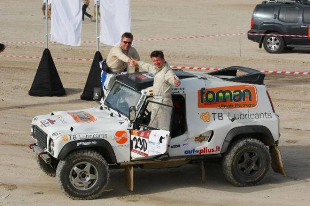 „Abu Dhabi desert challenge“: lietuviai aplenkė daugiau nei pusę varžovų 