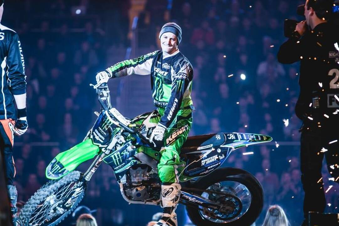 „Žalgirio“ arenoje – įspūdingi motociklininkų šuoliai 