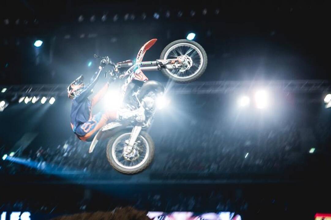 „Žalgirio“ arenoje – įspūdingi motociklininkų šuoliai 
