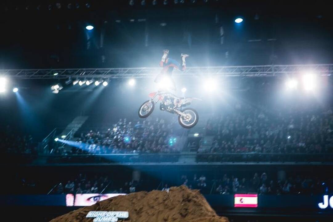 „Žalgirio“ arenoje – įspūdingi motociklininkų šuoliai 