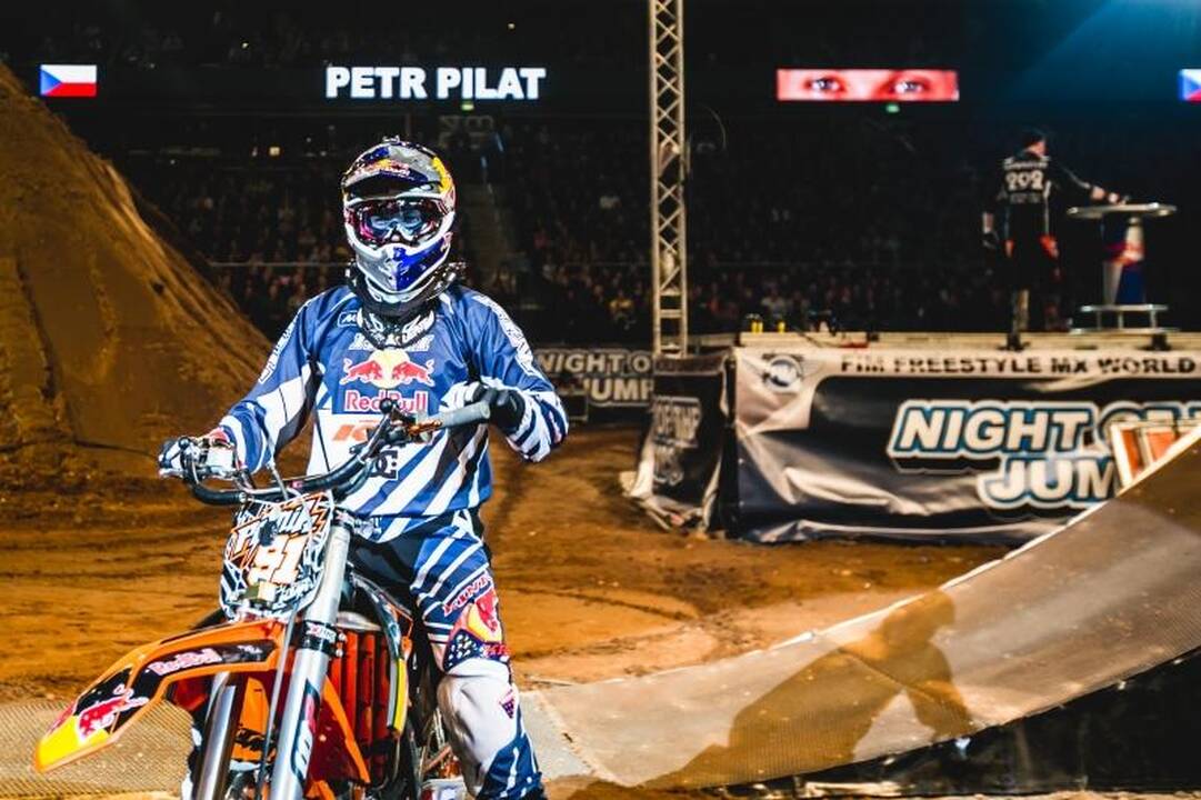„Žalgirio“ arenoje – įspūdingi motociklininkų šuoliai 