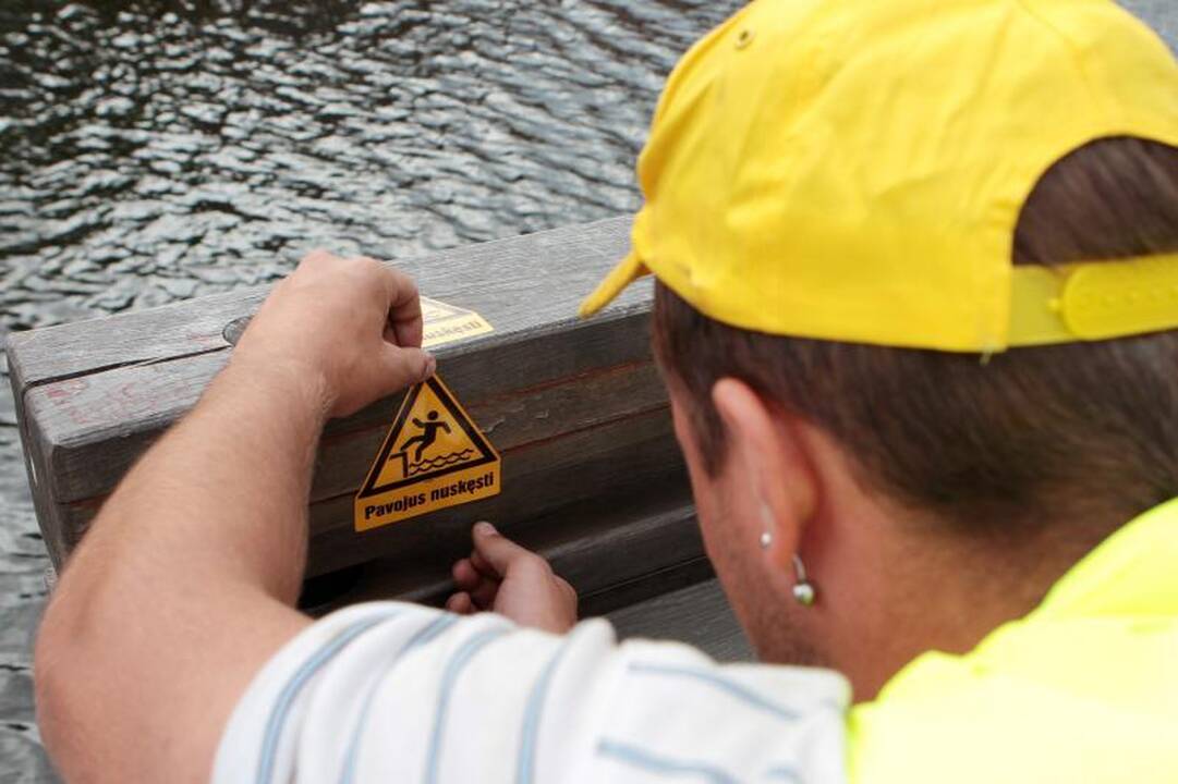 Saugumą Danės krantinėse bando užtikrinti lipdukais