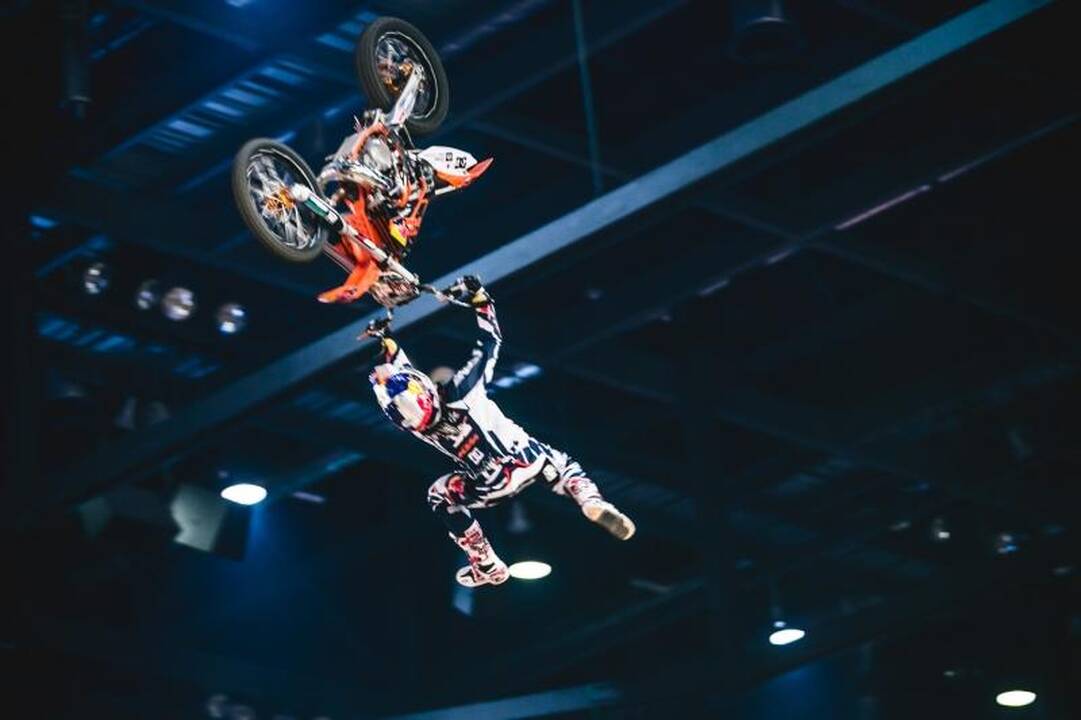 „Žalgirio“ arenoje – įspūdingi motociklininkų šuoliai 