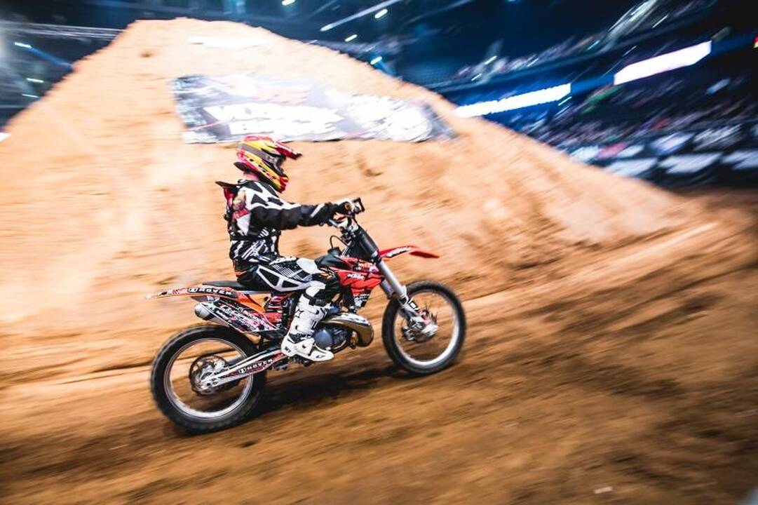 „Žalgirio“ arenoje – įspūdingi motociklininkų šuoliai 