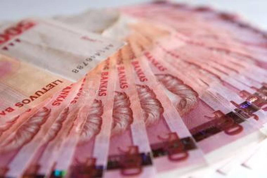 Šilutiškėms neteisėtai išmokėtos motinystės pašalpos