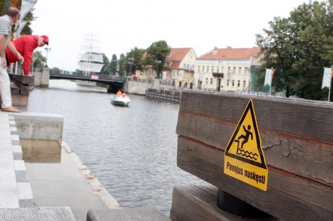 Saugumą Danės krantinėse bando užtikrinti lipdukais
