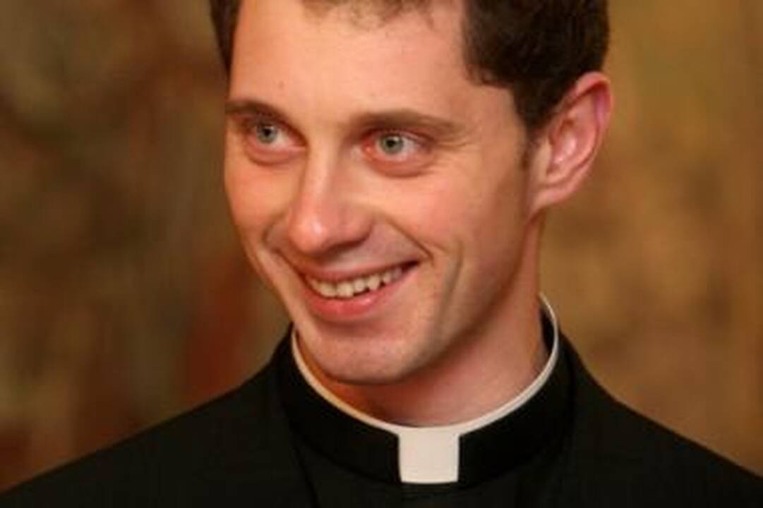 Motinos diena: motinystė turi būti apgerta ar pagerbta?