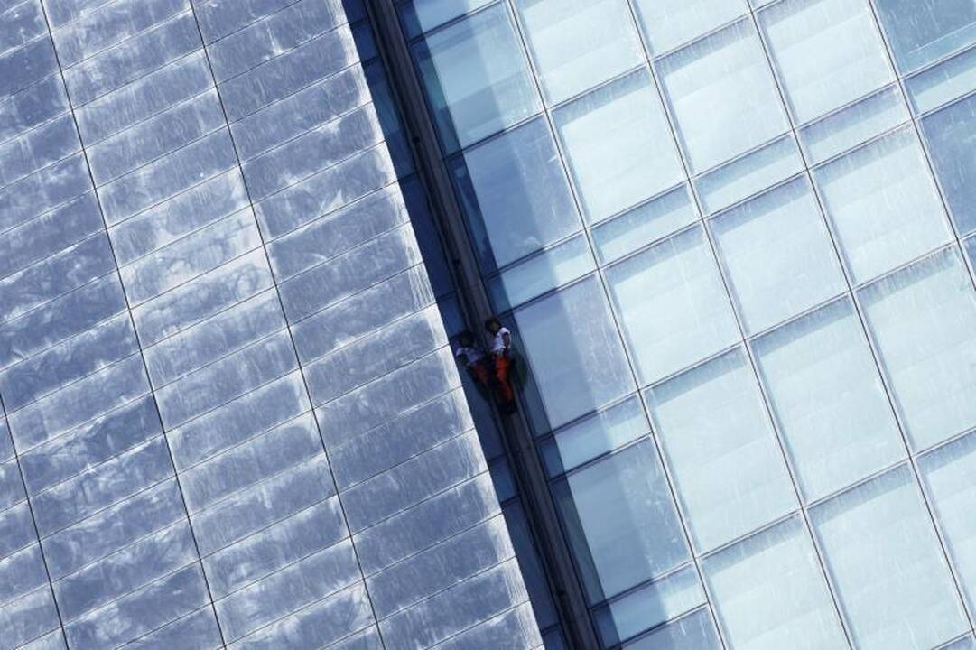 "Žmogus voras" įkopė į aukščiausią Europos pastatą