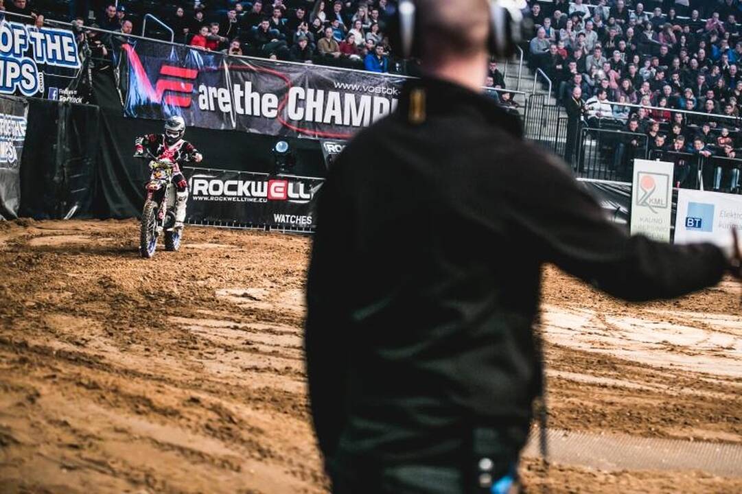 „Žalgirio“ arenoje – įspūdingi motociklininkų šuoliai 