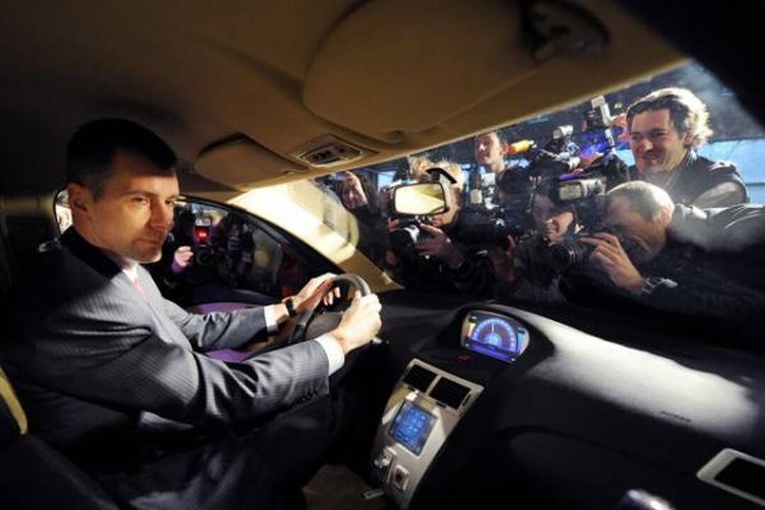 Naujasis "Ё-mobil" - Rusijos oligarcho neužsikuriantis šedevras?