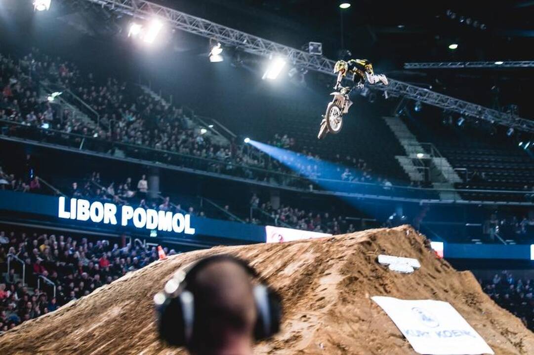 „Žalgirio“ arenoje – įspūdingi motociklininkų šuoliai 