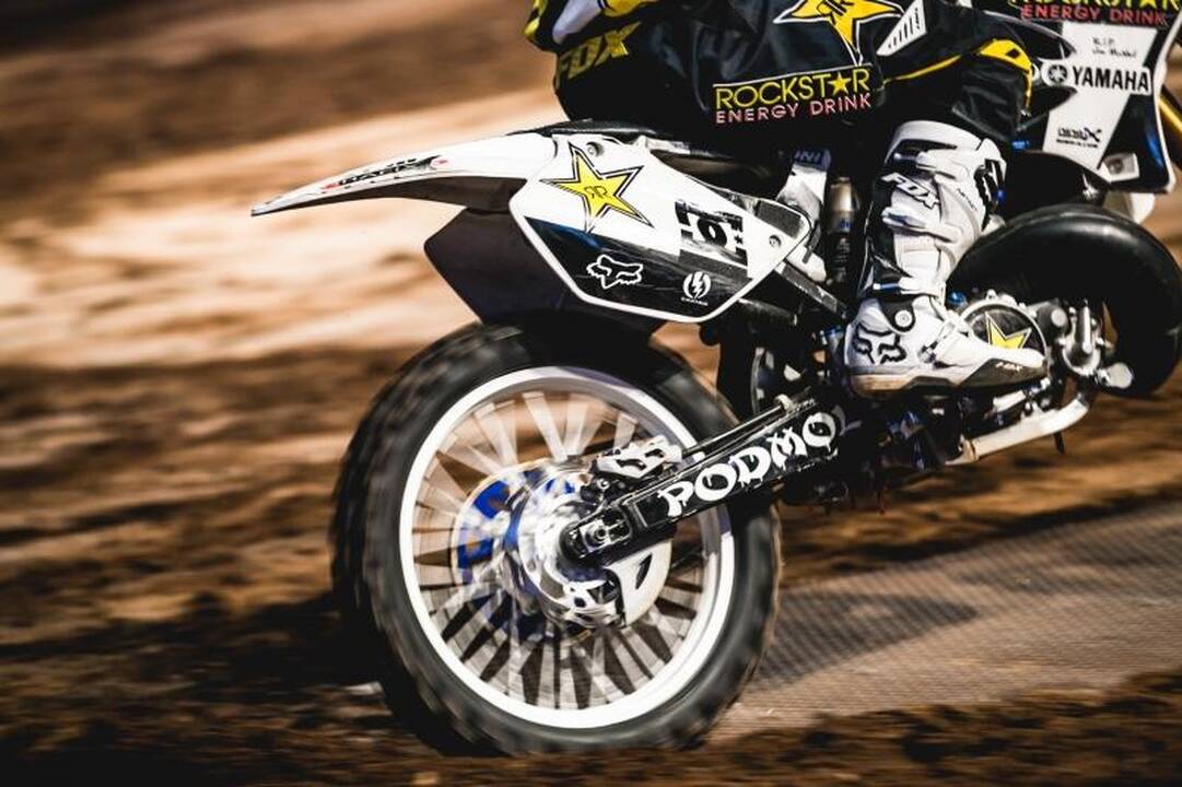 „Žalgirio“ arenoje – įspūdingi motociklininkų šuoliai 
