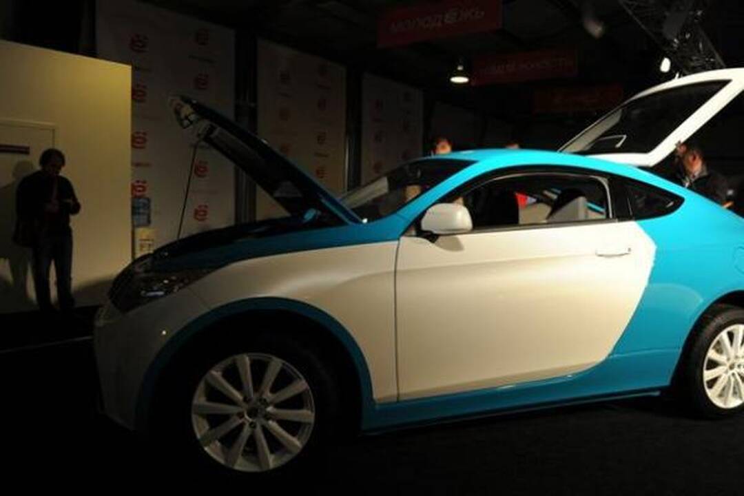 Naujasis "Ё-mobil" - Rusijos oligarcho neužsikuriantis šedevras?