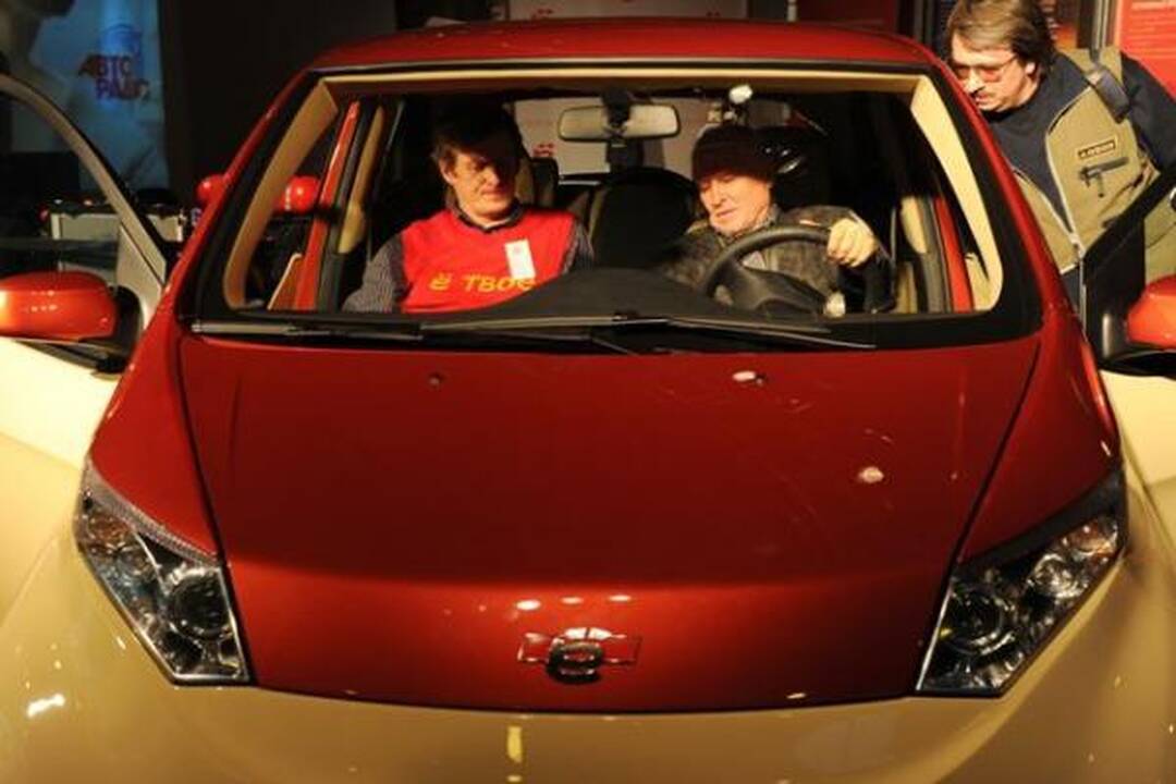 Naujasis "Ё-mobil" - Rusijos oligarcho neužsikuriantis šedevras?