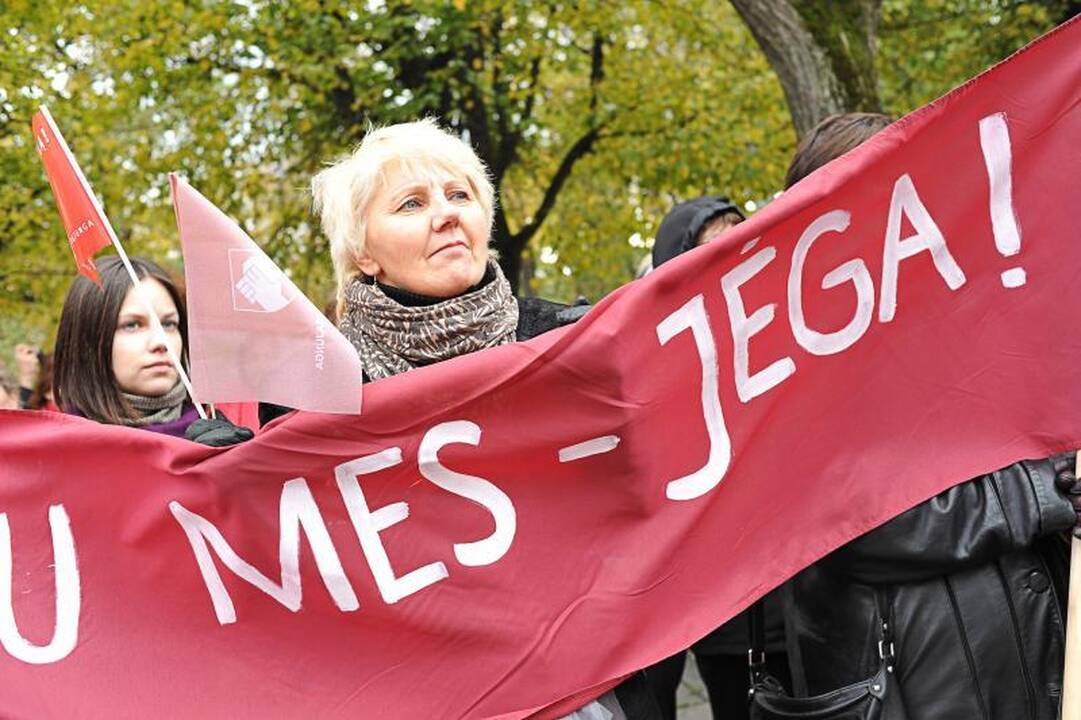 Prie Kauno savivaldybės – protestas prieš žmonių skurdinimą