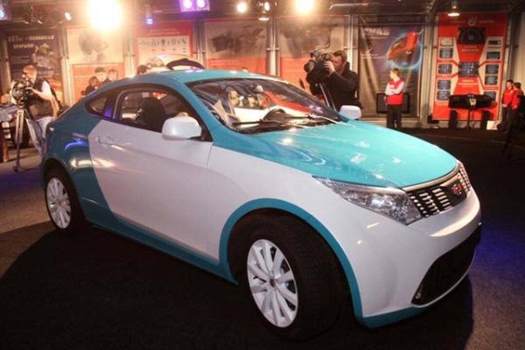 Naujasis "Ё-mobil" - Rusijos oligarcho neužsikuriantis šedevras?