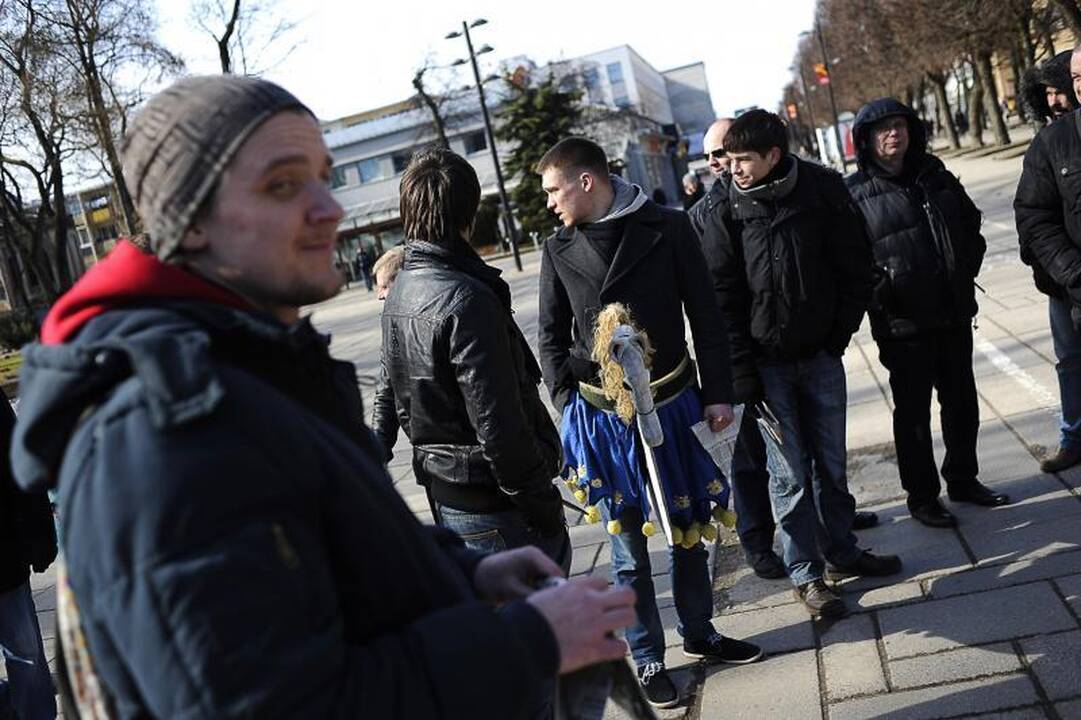 Protestuojantys menininkai šaipėsi iš valdžios