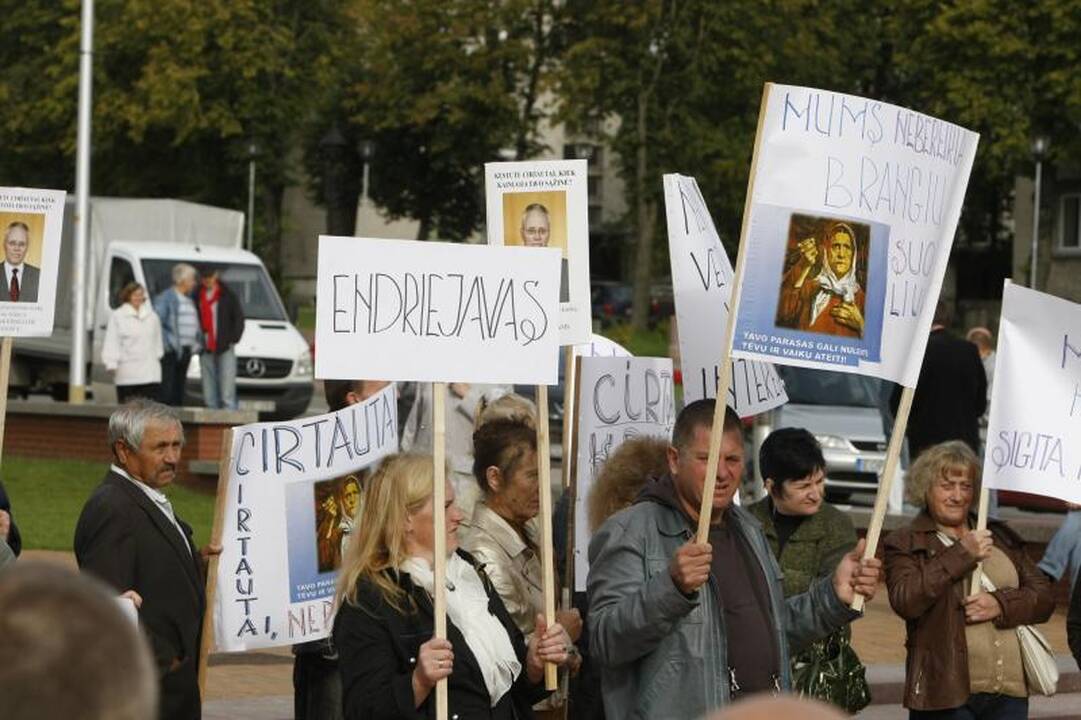 Prieš lemiamą posėdį – Klaipėdos rajono mero palaikymo piketas