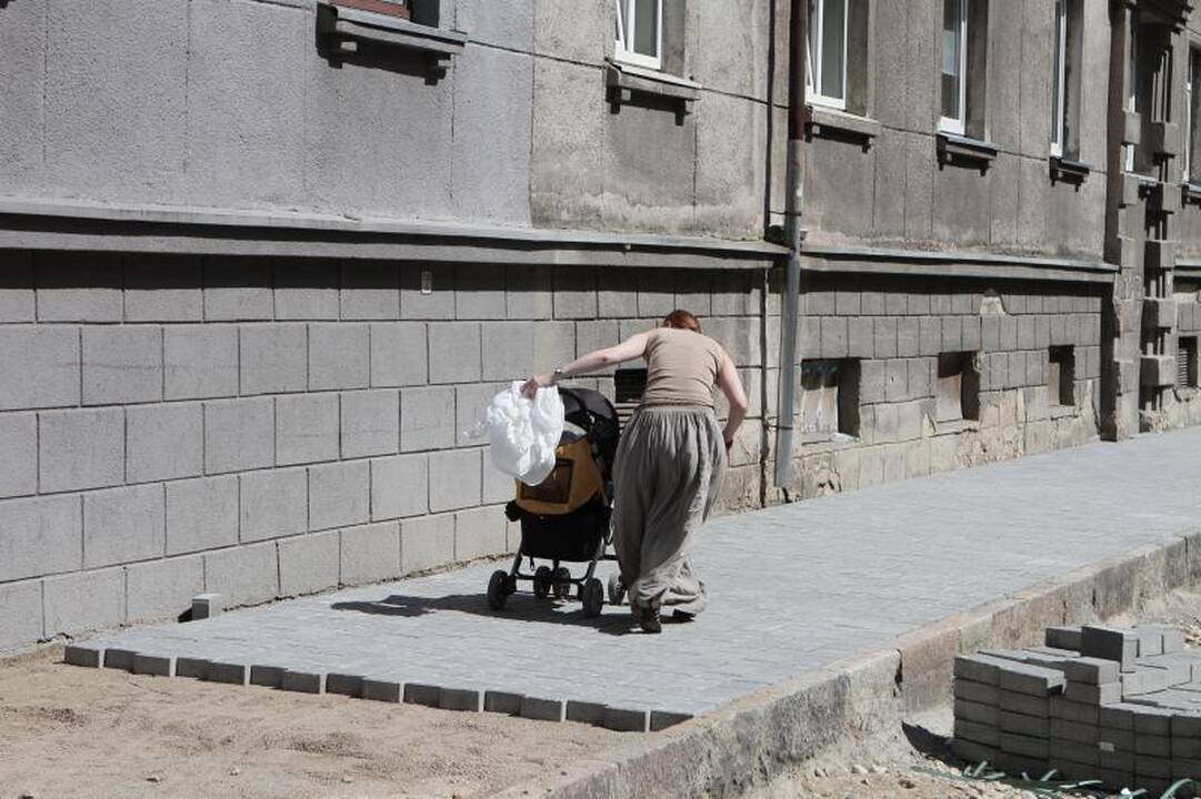 J.Janonio gatvėje pradėta kloti šaligatvius
