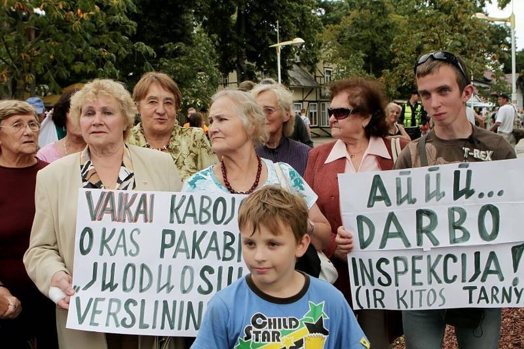 Žmonės protestavo prieš olandų atrakcionus (papildyta)