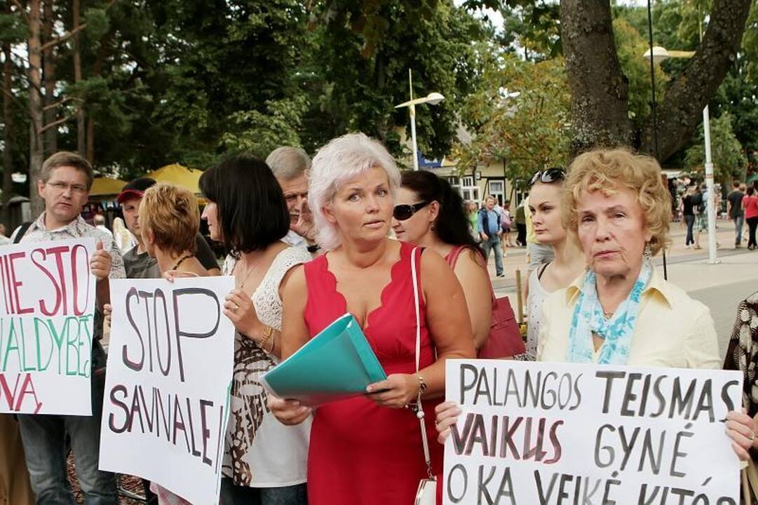 Žmonės protestavo prieš olandų atrakcionus (papildyta)